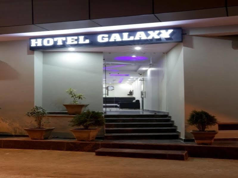 Airport Galaxy Hotel New Delhi Exterior photo